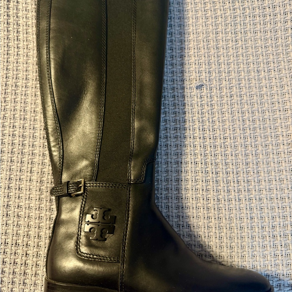 Tory Burch Perfect Black Wyatt 2 Boot Calf Leather Stretch. Like New! - Picture 6 of 12
